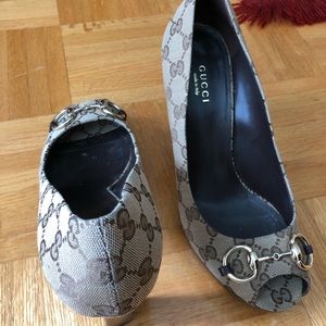 Gucci peep toe pump gently used size 39